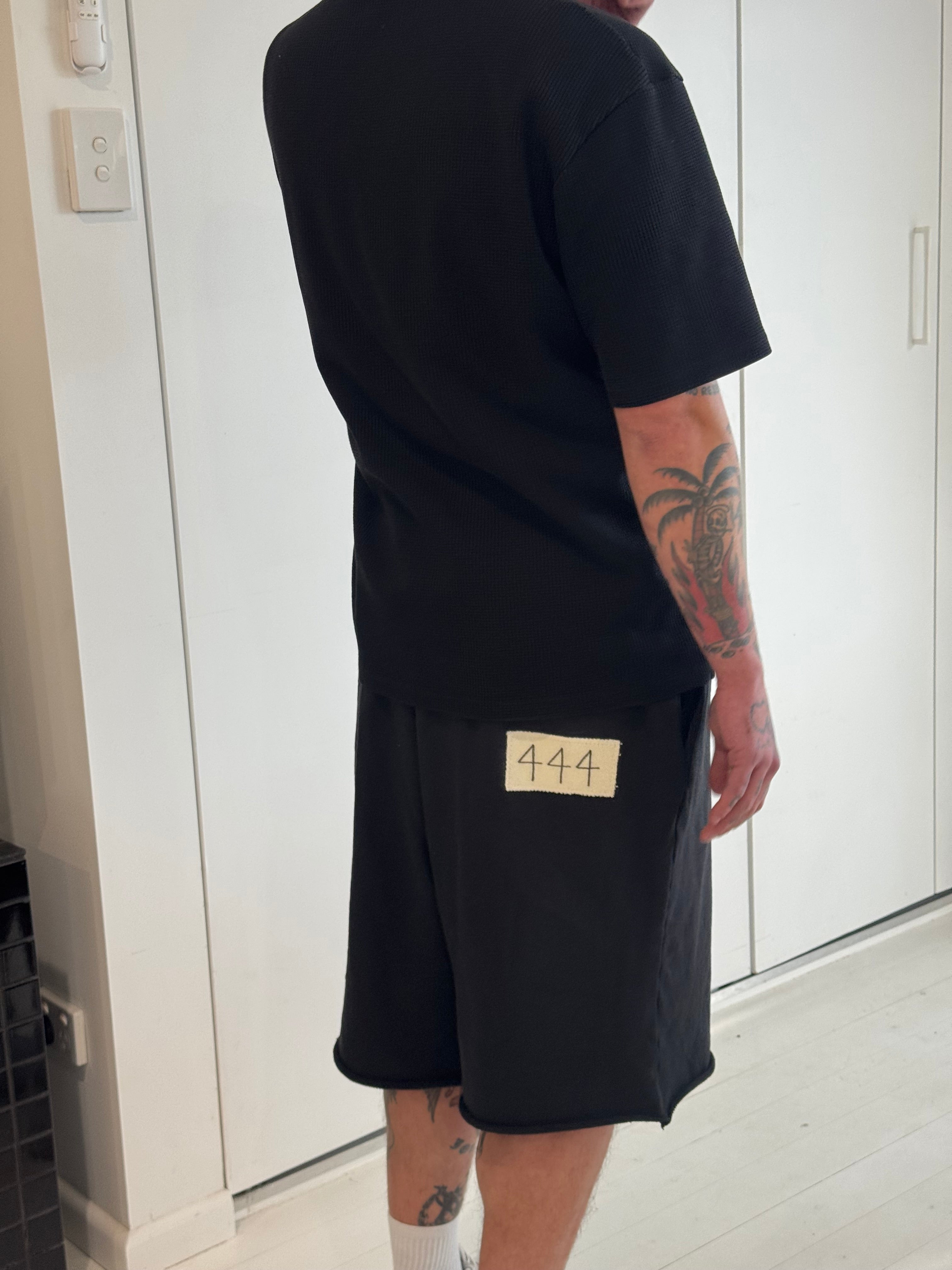 001 SHORT (Regular)